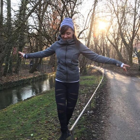 EUC Lululemon Scuba Hoodie *Light Cotton Fleece - Heathered Speckled Black - Picture 13 of 13